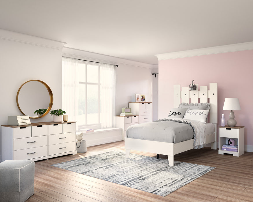 Vaibryn Bedroom Set