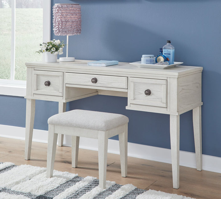 Robbinsdale Vanity with Stool